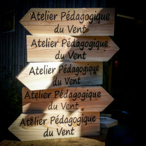 Panneaux indicateurs bois