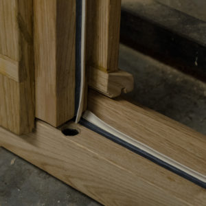 Détail fenêtre châtaignier