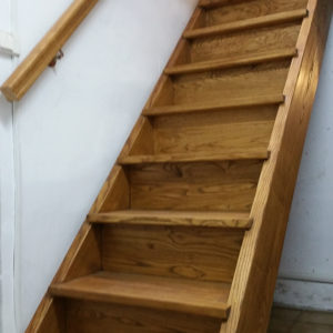 Escalier droit « faible encombrement »