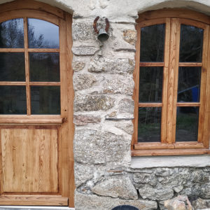 porte et fenêtre cintrées